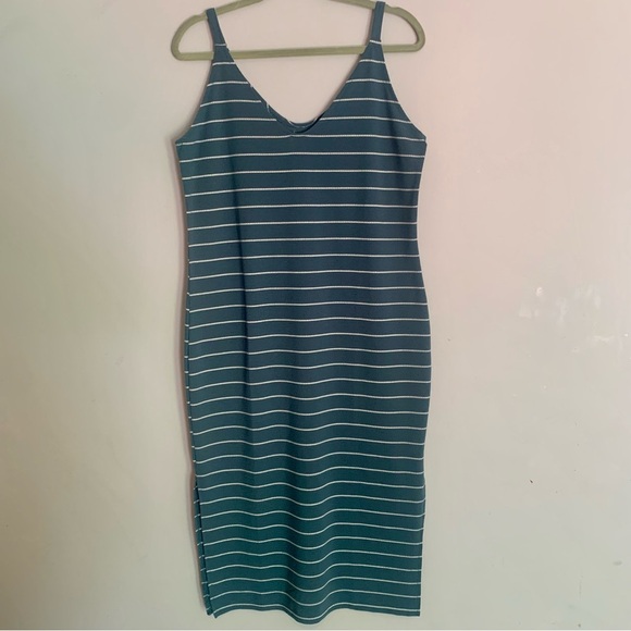 Nordstrom Mellóday double V texture midi dress sz Md - Picture 4 of 8